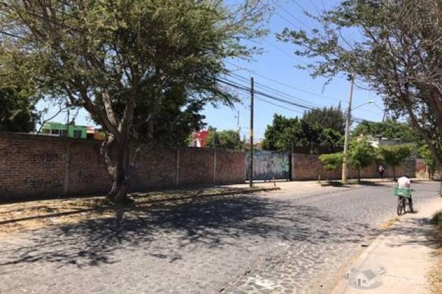 Se vende terreno ideal para bodega o nave industrial en 8 de julio en los olivos