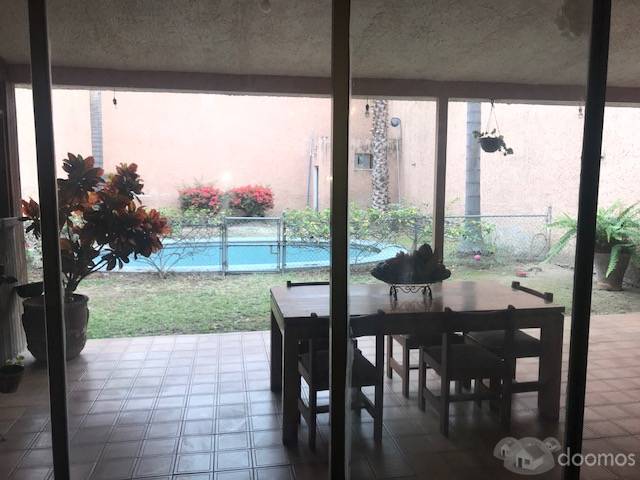 Casa en venta sobre Av. Arboledas