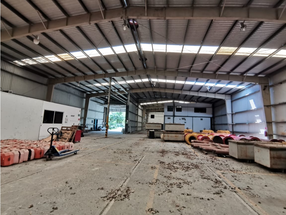 RENTA OFICINAS CON BODEGA INDUSTRIAL DENTRO DEL API CIUDAD DEL CARMEN