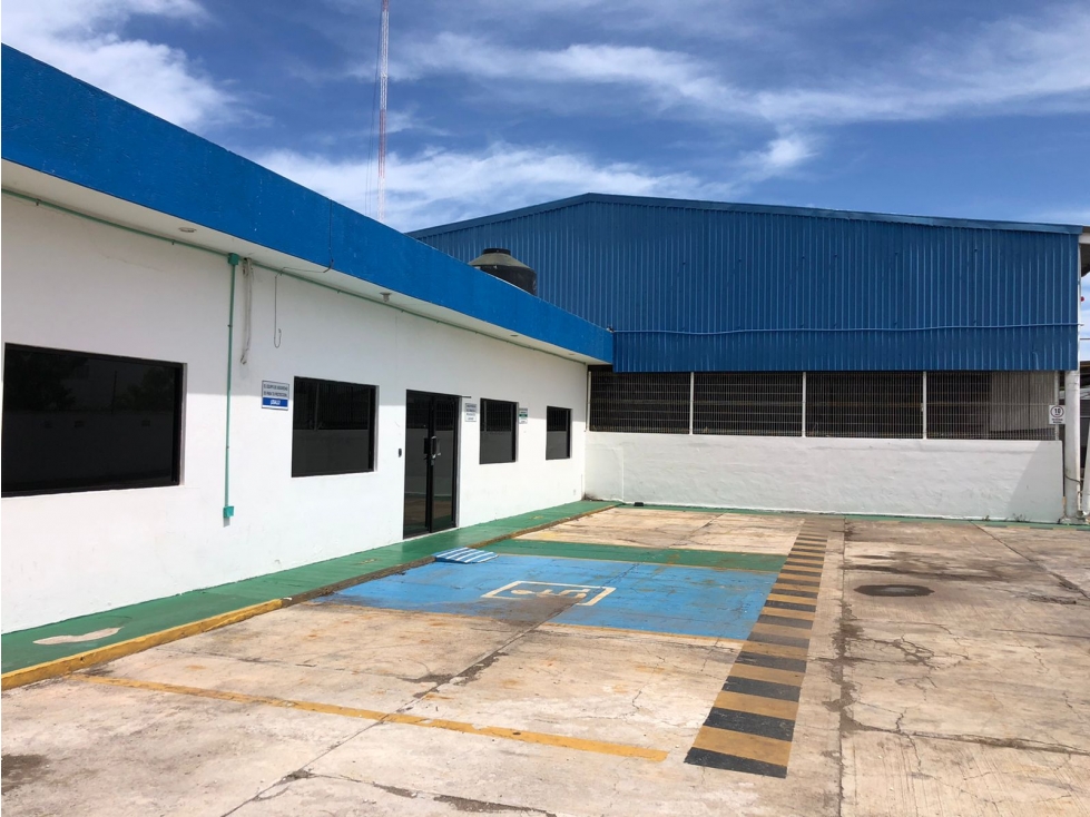 RENTA NAVE INDUSTRIAL CON OFICINAS Y PATIO EN EL API CIUDAD DEL CARMEN