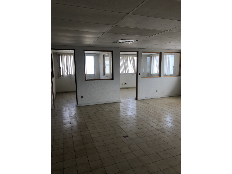 Oficinas en conjunto con seguridad las 24 horas 266 m2