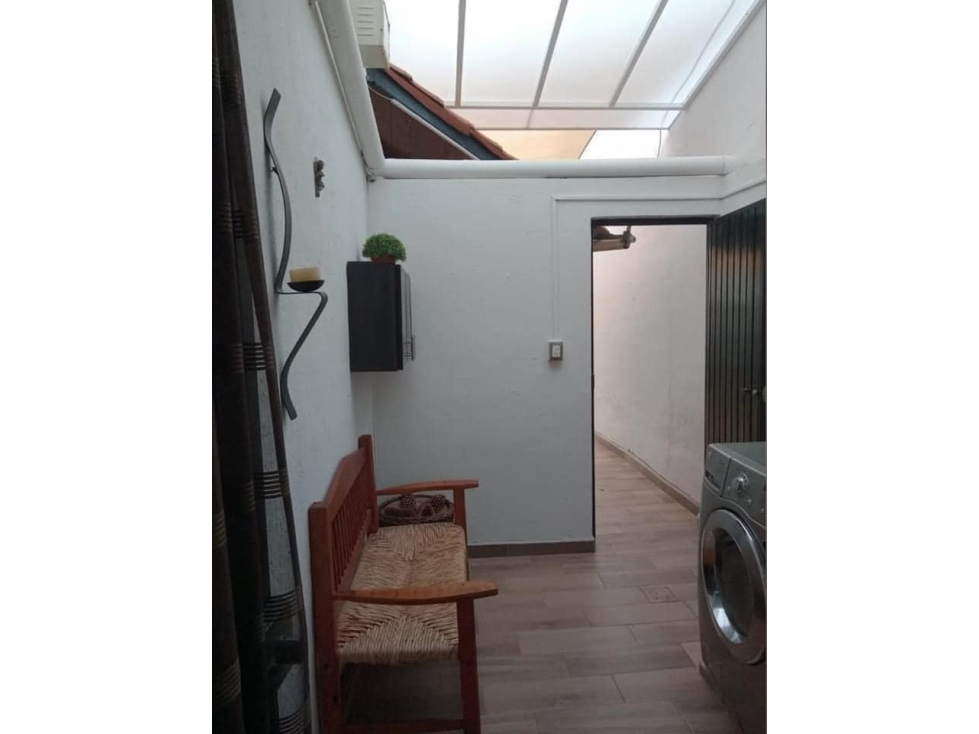 EN VENTA CASA AMPLIA Y HERMOSA EN VILLA IZCALLI VILLA DE ALVAREZ