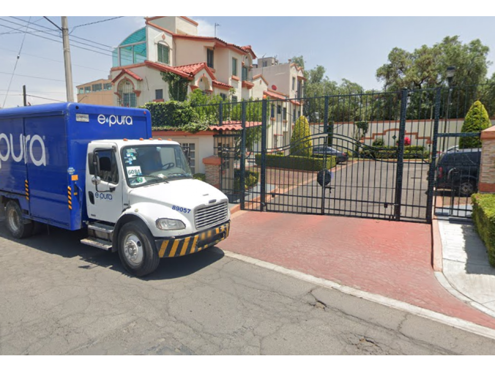 EXCELENTE CASA UBICADA EN ZONA PRIVADA EN OJO DE AGUA EDO. MÉX.