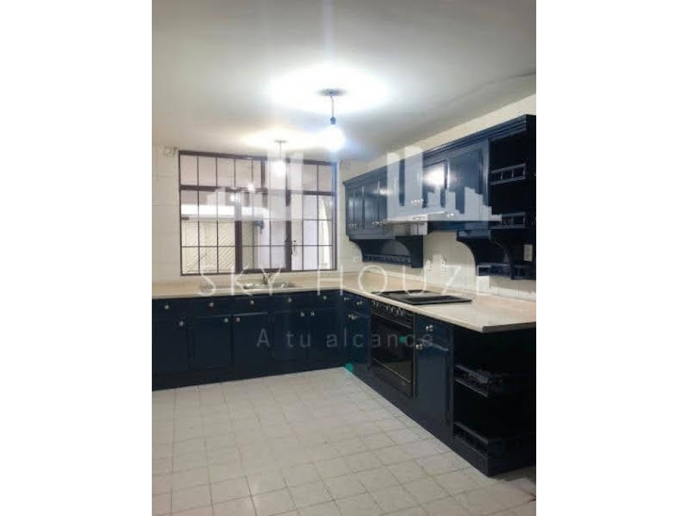 CASA EN VENTA ZONA NORTE EN VALLE DE LAS TROJES