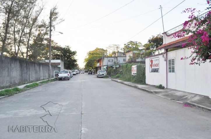 CASA EN VENTA EN LA COL DANTE DELGADO,SANTIAGO DE LA PEÑA,TUXPAN ,VER